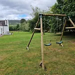 Longfield, Daviot